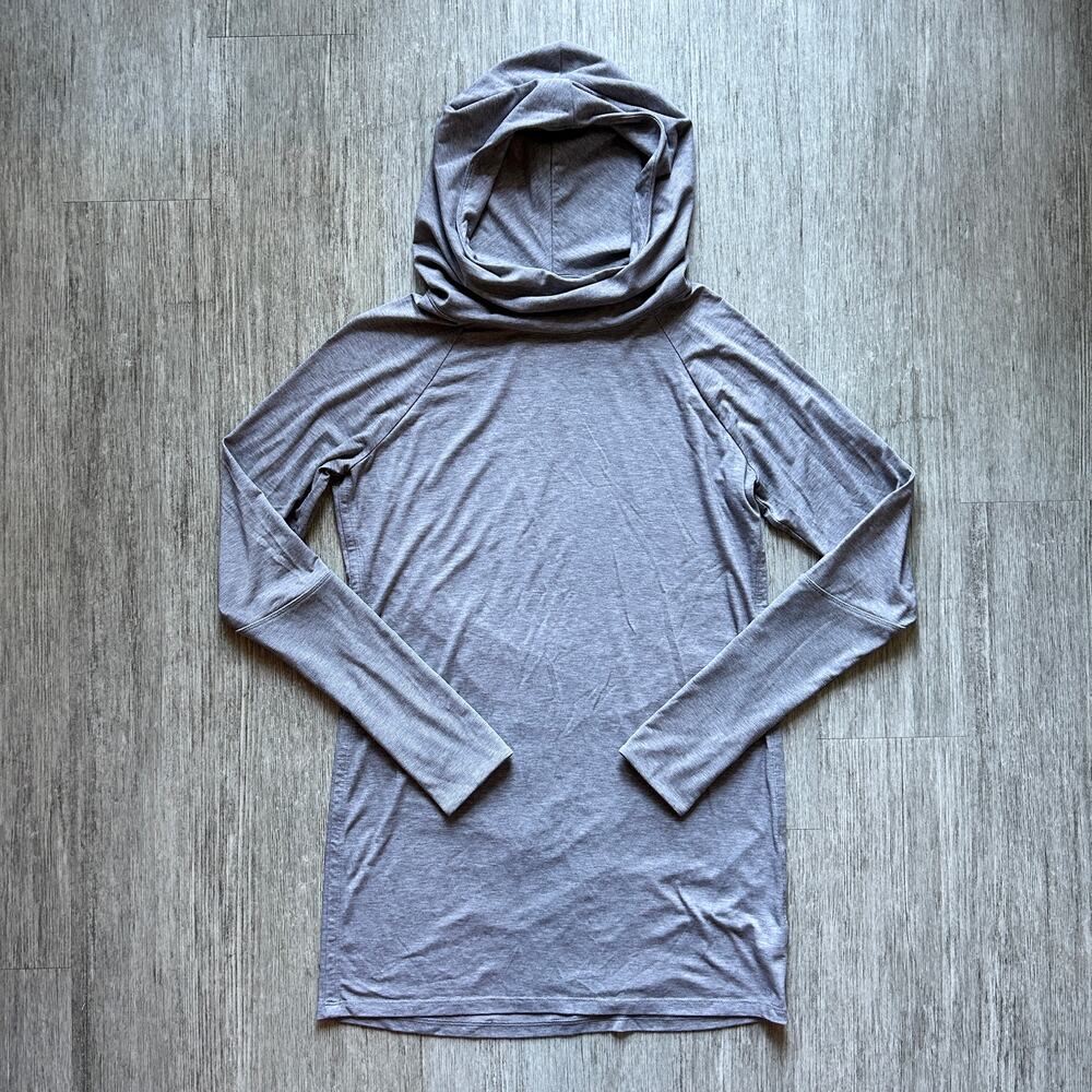 Athleta Gray Long Hooded Lightweight Athletic Shirt with Thumb Holes Size Medium